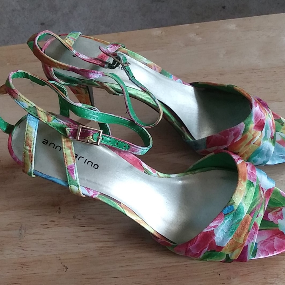Shoes - Picture 2 of 3